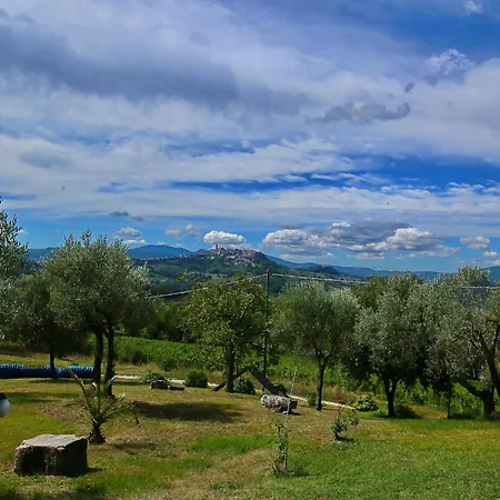 In Todi With Pool & Theater Nearby